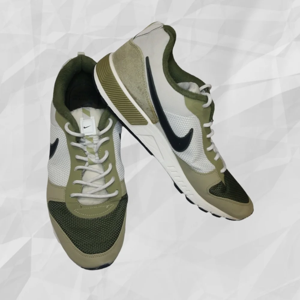 NIKE Nightgazer Trail Men's Size 11 Sneakers